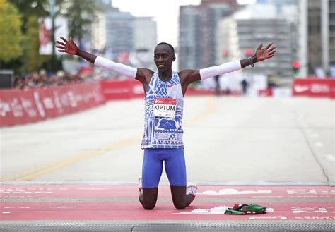 Kiptum sets world marathon record in Chicago in 2:00:35, breaking Kipchoge’s mark